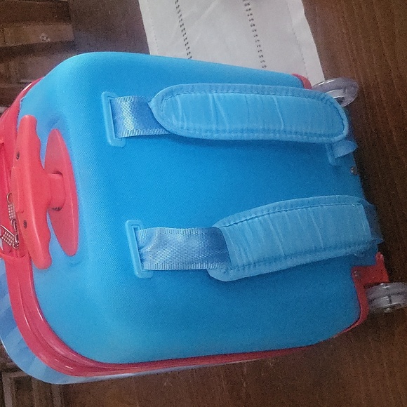 Thomas the tank engine hard plastic suitcase - Picture 2 of 5